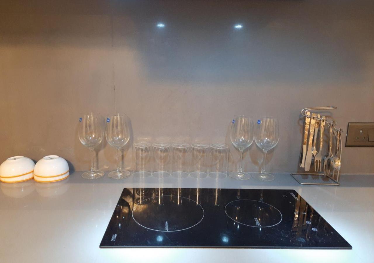 Apartment Luxury , Delhi Ncr *