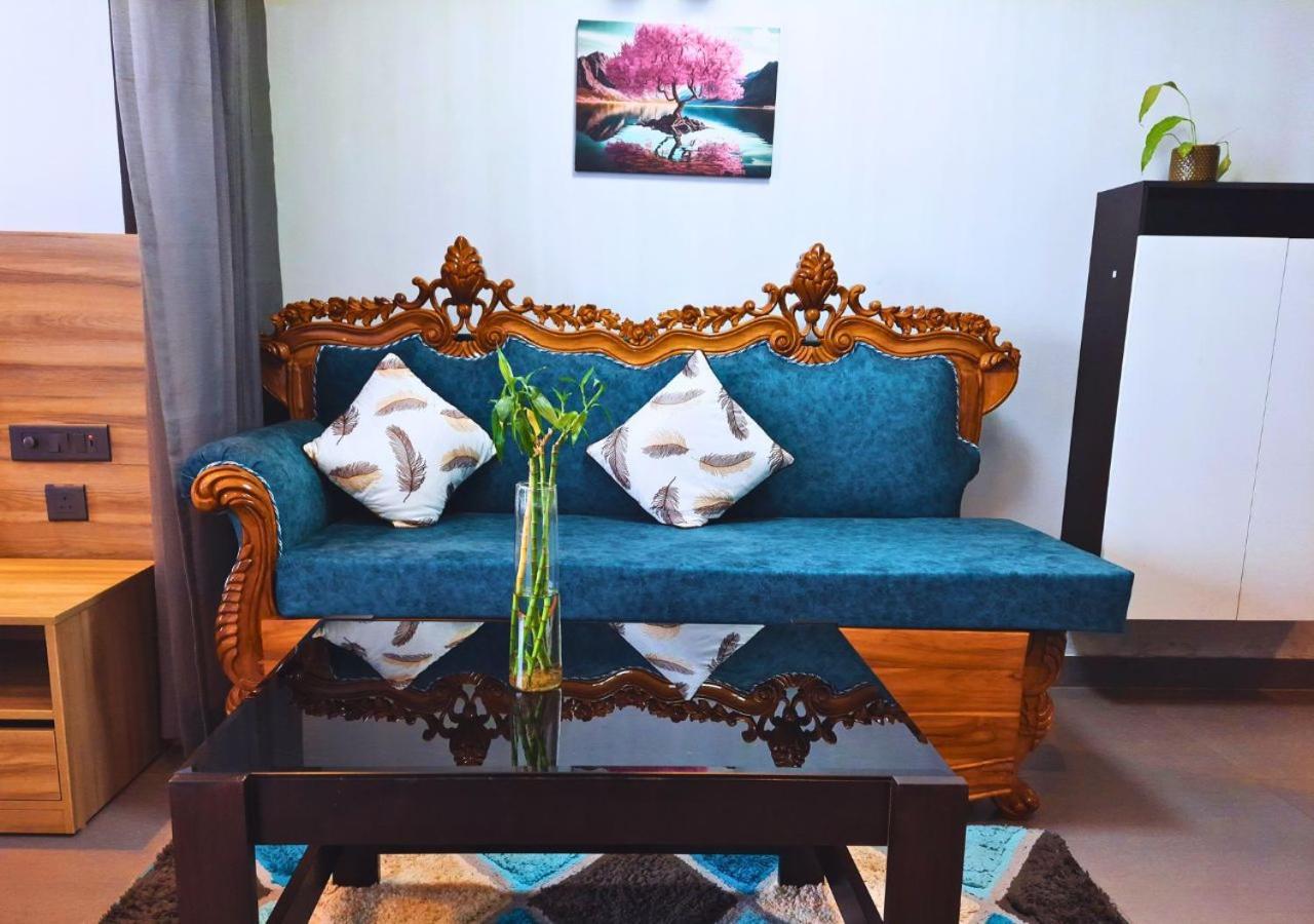 Apartment Luxury , Delhi Ncr *